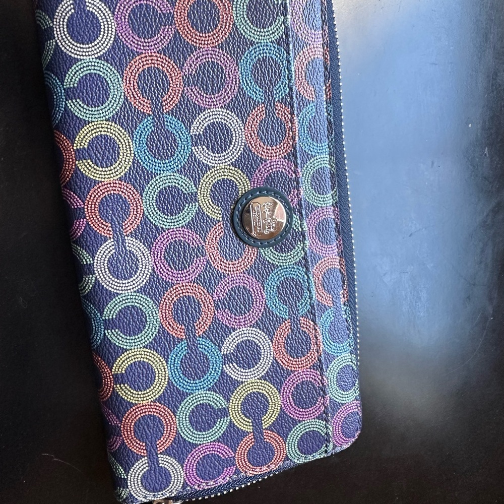 Colorful Circle Pattern Wallet